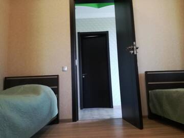 Фото номера Четырехместный номер с собственной ванной комнатой Мини-отель Guest House Kakheti г. Кварели 9